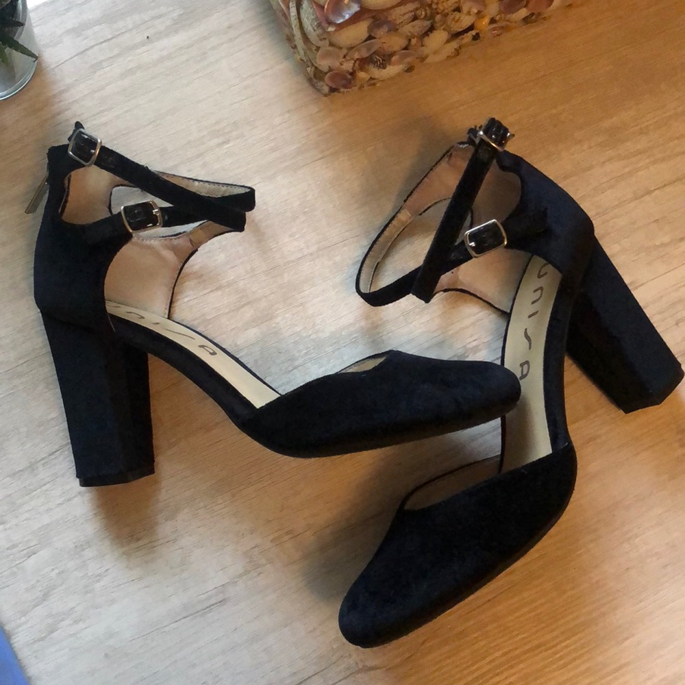 ⛓unisa black velvet double strap heels🖤